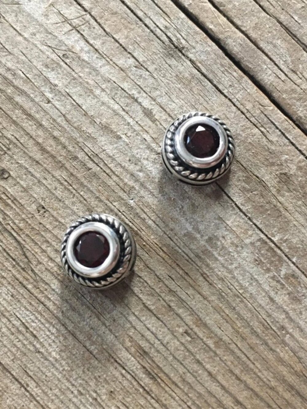 Vintage garnet sterling silver earrings rope round faceted thick 925 sleek
